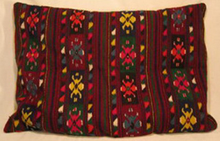 coussin kilim ancien tablier laine tisse main  decor géométrique  bulgarie